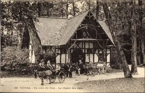 Ak Vittel Lothringen Vosges, Un coin du Parc, le Chalet des anes