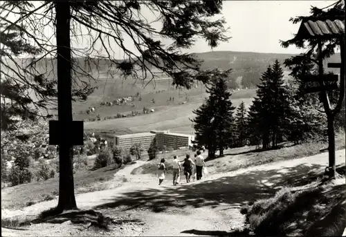 Ak Oberwiesenthal im Erzgebirge, Blick vom Eckbauer zum FDGB-Erholungsheim in Fichtelberg