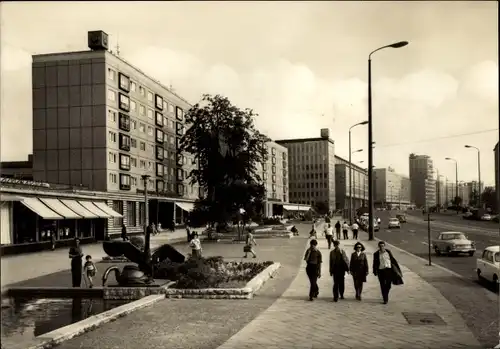 Ak Leipzig in Sachsen, Georgiring mit Hauptbahnhof und hotel Deutschland, Passanten