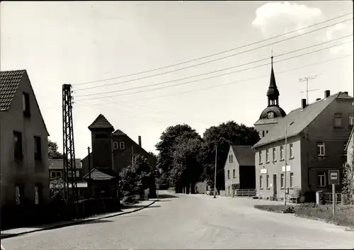 Ak Burkartshain Wurzen in Sachsen, Straßenpartie, Glockenturm