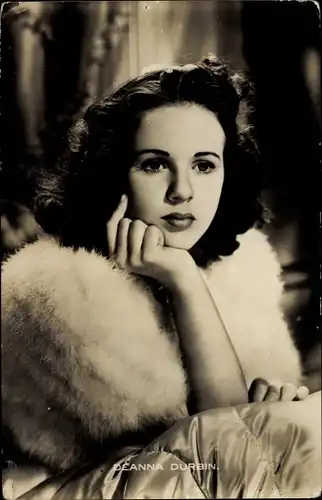 Ak Schauspielerin Deanna Durbin, Portrait