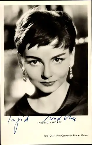 Ak Schauspielerin Ingrid Andree, Portrait, Ohrringe, Ihr Leibregiment, Autogramm