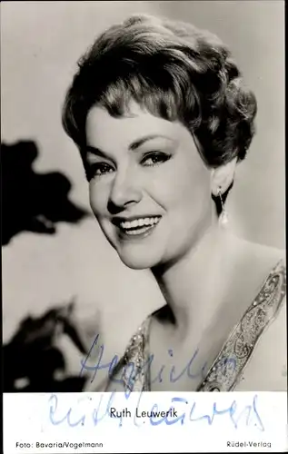 Ak Schauspielerin Ruth Leuwerik, Portrait, Autogramm