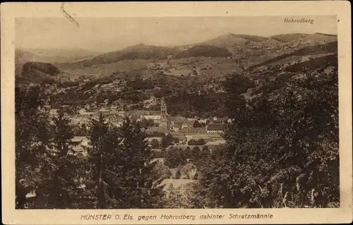 Ak Munster Münster Elsass Haut Rhin, Ort gegen Hohrodberg gesehen, dahinter Schratzmännle