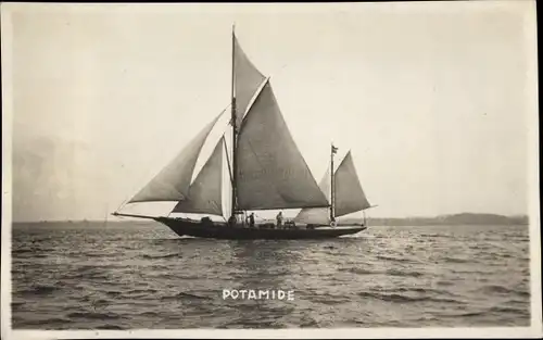 Foto Ak Segelyacht Potamide des K.Y.C.