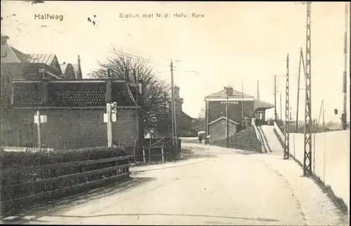 Ak Halfweg Haarlemmermeer Nordholland, Bahnhof, Kirche