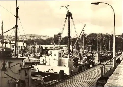 Ak Sassnitz auf Rügen, An der Mole