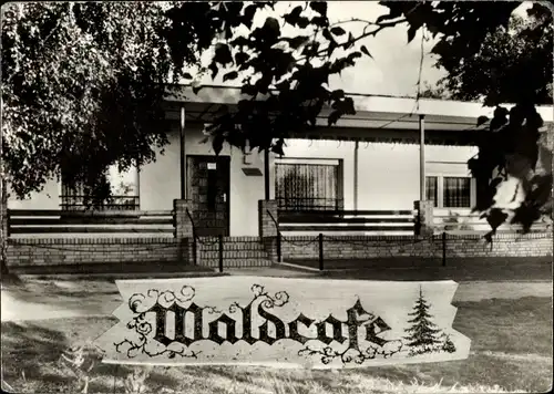 Ak Zühlsdorf Mühlenbecker Land in Brandenburg, Straßenpartie mit Blick auf das Waldcafé