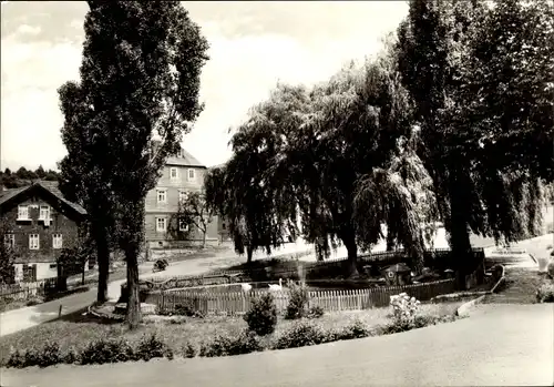 Ak Wittgendorf Saalfeld an der Saale, Teilortsansicht, Teich, Schwäne