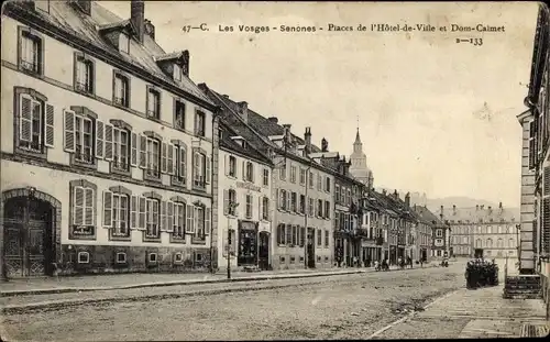 Ak Senones Sens Lothringen Vosges, Place de l'Hôtel de Ville et Dom Calmet