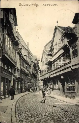 Ak Braunschweig in Niedersachsen, Blick in den Meinhardshof, Geschäfte, Passanten