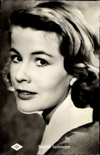 Ak Schauspielerin Sabine Bethmann, Portrait