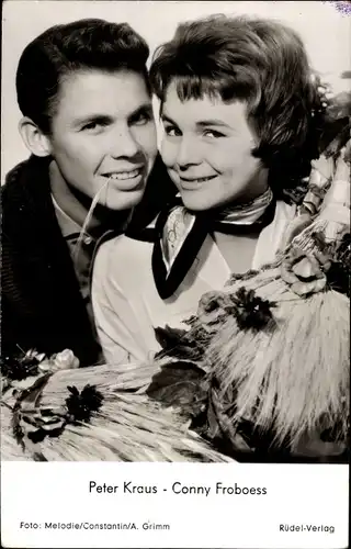 Ak Sänger und Schauspieler Peter Kraus und Conny Froboess
