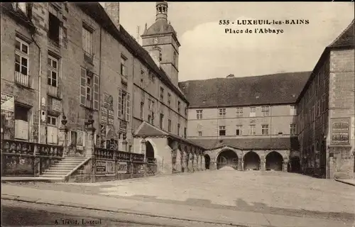 Ak Luxeuil les Bains Haute Saône, Place de l&#39;Abbaye