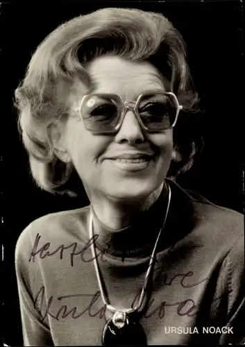 Ak Schauspielerin Ursula Noack, Portrait, Brille, Autogramm