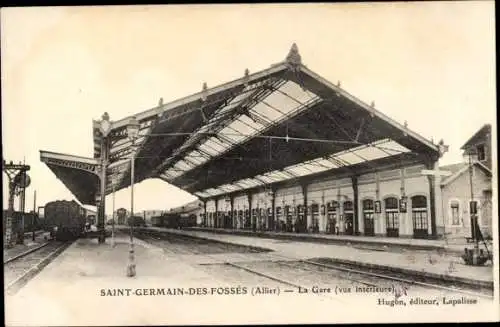 Ak Saint Germain des Fossés Allier, Bahnhof, Bahnhofshalle