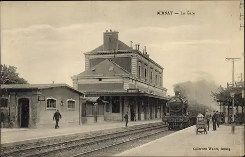 Ak Bernay Eure, Bahnhof, Dampflokomotive