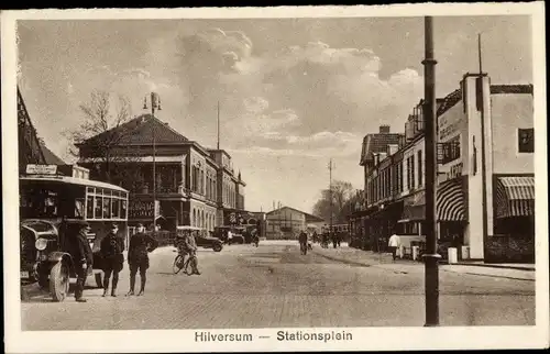 Ak Hilversum Nordholland Niederlande, Stationsplein