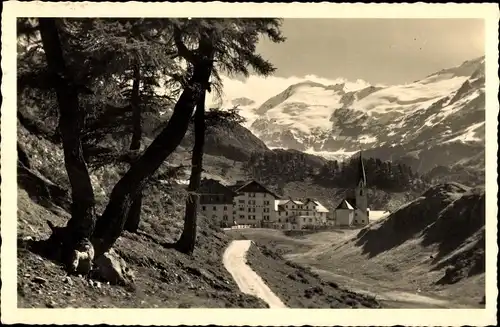 Ak Obergurgl Gurgl in Tirol, Ortsansicht vor Schneegipfeln