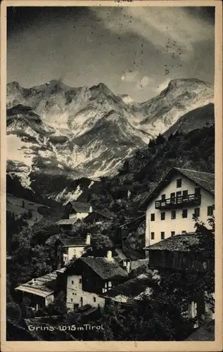 Ak Grins in Tirol, Ansicht mit Gebirgszug