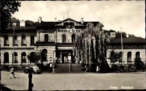 Ak Greiz im Vogtland, Bahnhof, Straßenseite