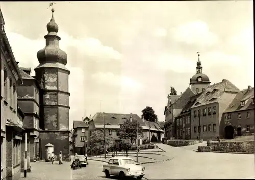 Ak Mücheln im Saalekreis, Partie auf dem Marktplatz, Trabant