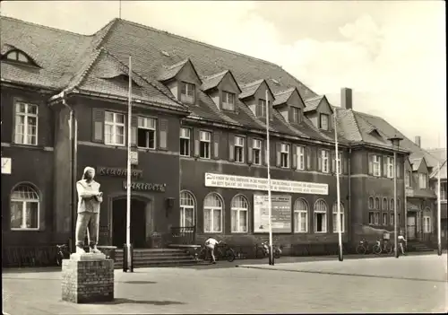 Ak Zschornewitz Gräfenhainichen in Sachsen Anhalt, Blick auf das Klubhaus Aktivist