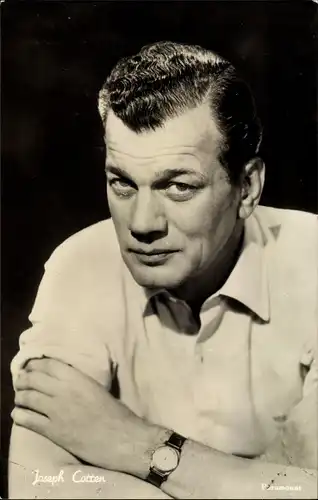 Ak Schauspieler Joseph Cotten, Portrait, Armbanduhr