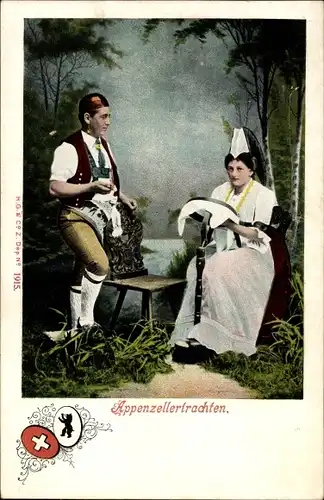 Ak Appenzellertrachten, Paar in schweizer Trachten, Frau beim Sticken