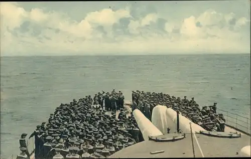 Ak Deutsches Kriegsschiff, SMS Deutschland, Gottesdienst an Bord, Seeleute, Kaiserliche Marine