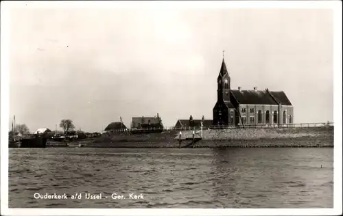 Ak Ouderkerk aan den IJssel Südholland, Kirche vom Wasser aus gesehen