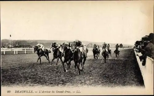 Ak Deauville Calvados, Pferderennen, Zieleinlauf