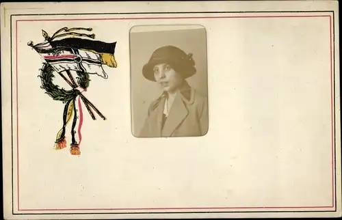 Passepartout Foto Ak Portrait einer Frau mit Hut, Fahnen