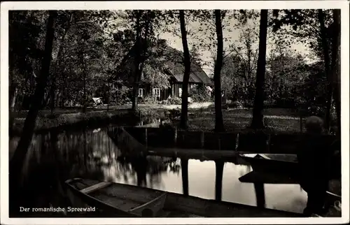 Ak Lübbenau im Spreewald, Idyllisches Bauerngehöft, In Lehde, Kähne auf dem Wasser