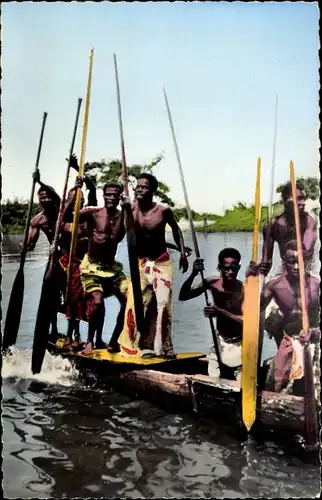 Ak Afrika in Farben, Piroguiers