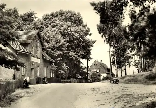 Ak Zwochau Röcknitz Thallwitz in Sachsen, Waldschänke, Motorrad