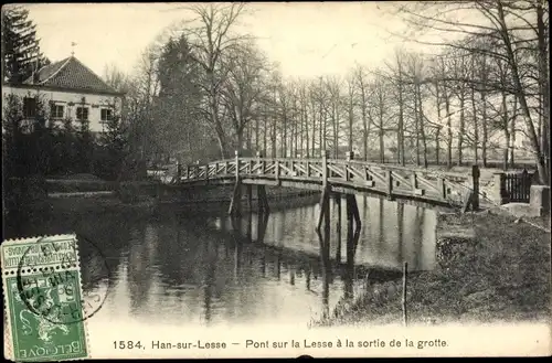 Ak Han sur Lesse Wallonien Namur, Brücke über die Lesse am Ausgang der Höhle