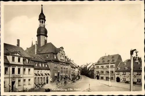 Ak Waldenburg in Sachsen, Markt, Apotheke, Fremdenhof Goldener Löwe