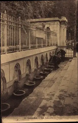 Ak Lourdes Hautes Pyrénées, Les Robinets