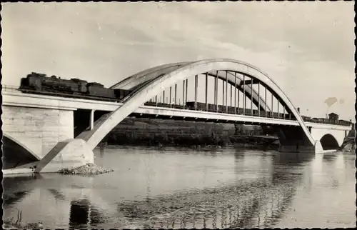 Ak Grigny Lyon Rhône, Die Brücke des Mittelmeers