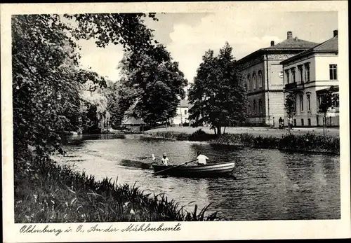 Ak Oldenburg in Niedersachsen, An der Mühlenhunte, Ruderboot, Wohnhäuser