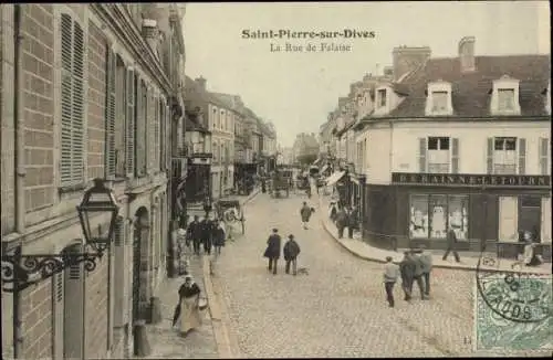 Ak Saint Pierre sur Dives Calvados, La Rue de Falaise