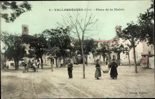 Ak Vallabrègues Gard, Place de la Mairie