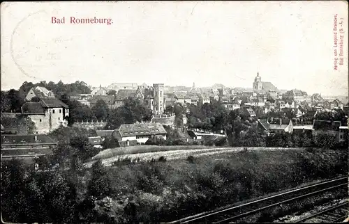 Ak Ronneburg in Thüringen, Gesamtansicht, Bahnschienen