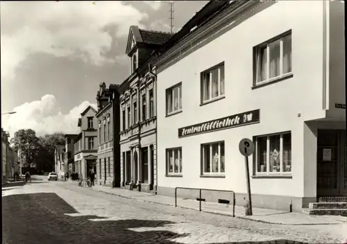 Ak Altdöbern in der Niederlausitz, Bahnhofstraße, Zentralbibliothek