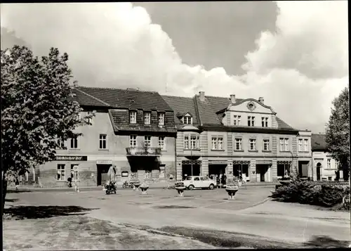 Ak Altdöbern im Spreewald, Partie am Marktplatz, Gaststätte Märkischer Hof, Industriewaren
