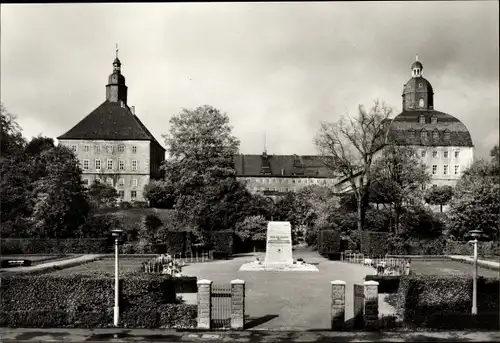 Ak Gotha in Thüringen, Schloss Friedenstein, Denkmal