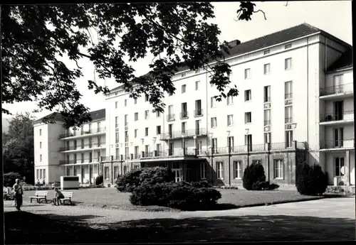 Foto Friedrichroda im Thüringer Wald, Blick zum Gebäude