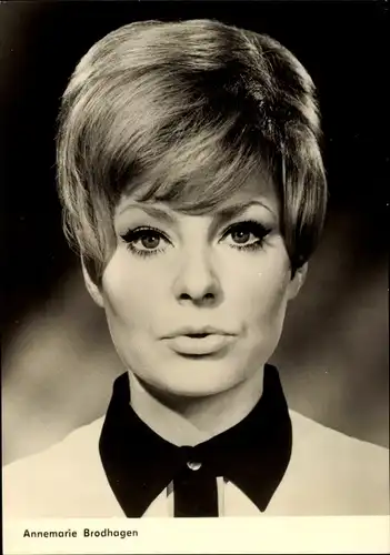 Ak Schauspielerin Annemarie Brodhagen, Portrait, Brot und Rosen