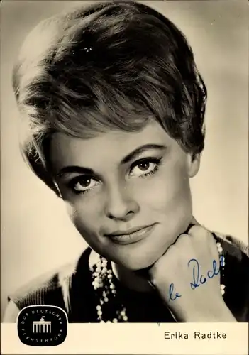 Ak Moderatorin Erika Radtke, DDR Deutscher Fernsehfunk, Portrait, Autogramm